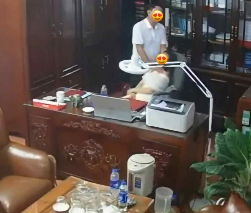 Phim sex VLXX - Clip sex hiệu trưởng Hải Hậu tỉnh Ninh Bình